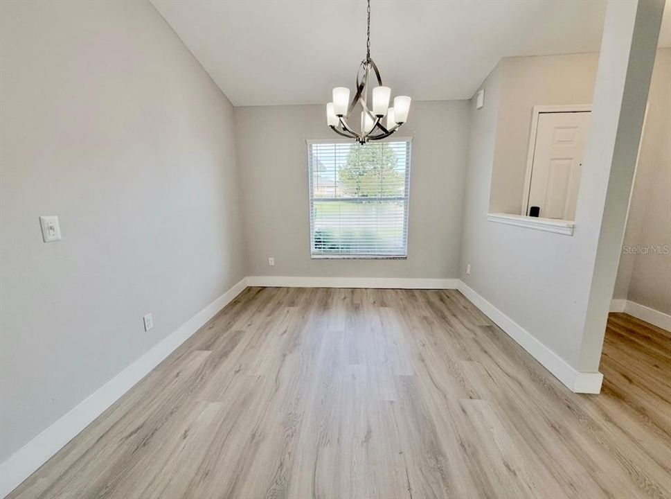На продажу: $355,000 (3 спален, 2 ванн, 1376 Квадратных фут)