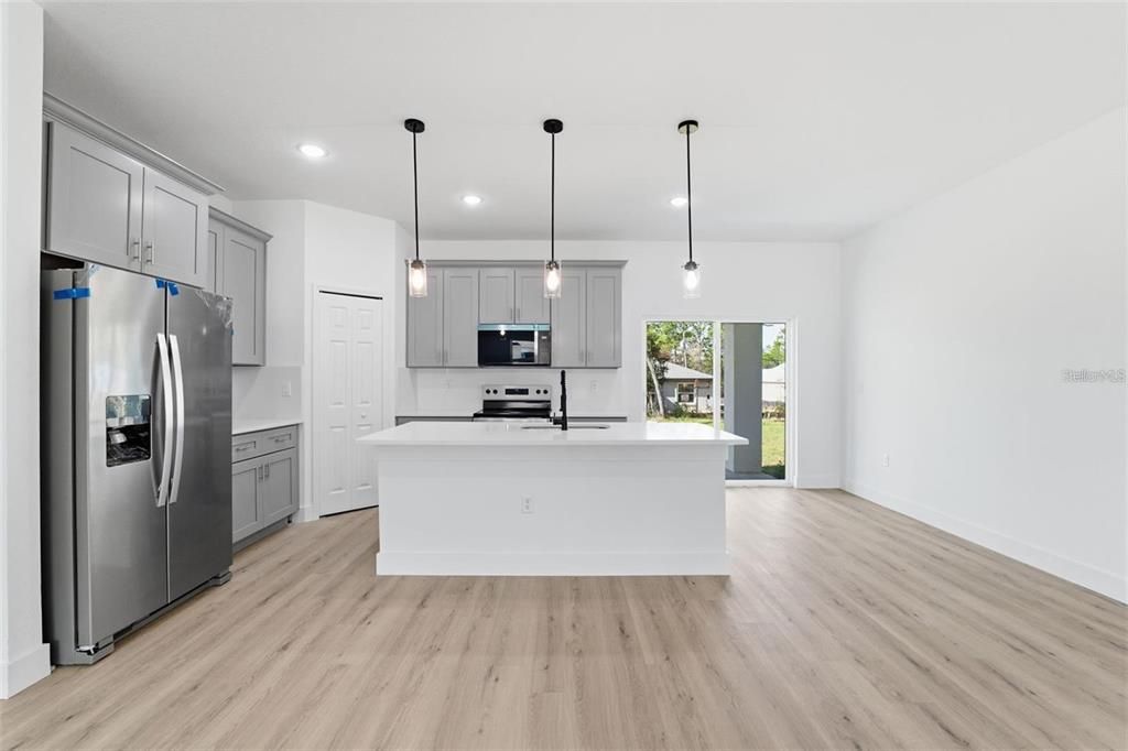 For Rent: $1,890 (3 beds, 2 baths, 1540 Square Feet)