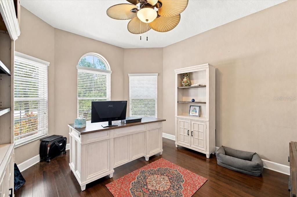 For Sale: $600,000 (4 beds, 3 baths, 2492 Square Feet)