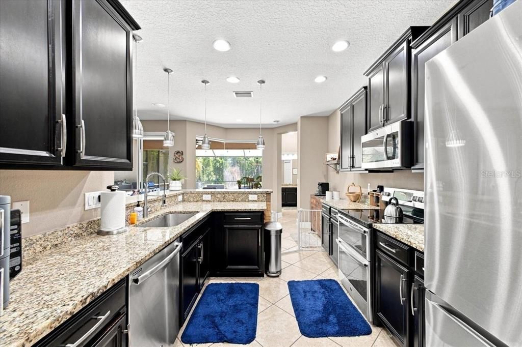 For Sale: $600,000 (4 beds, 3 baths, 2492 Square Feet)