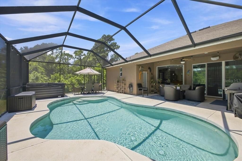 For Sale: $600,000 (4 beds, 3 baths, 2492 Square Feet)