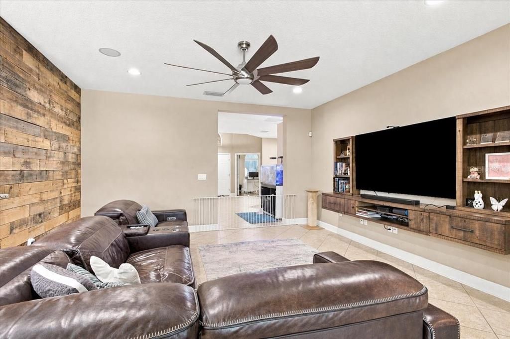 For Sale: $600,000 (4 beds, 3 baths, 2492 Square Feet)