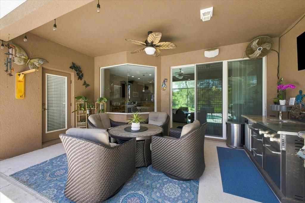 For Sale: $600,000 (4 beds, 3 baths, 2492 Square Feet)