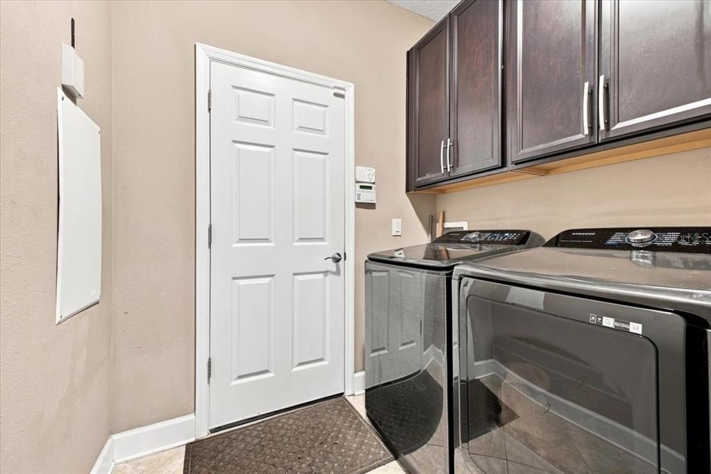 For Sale: $600,000 (4 beds, 3 baths, 2492 Square Feet)