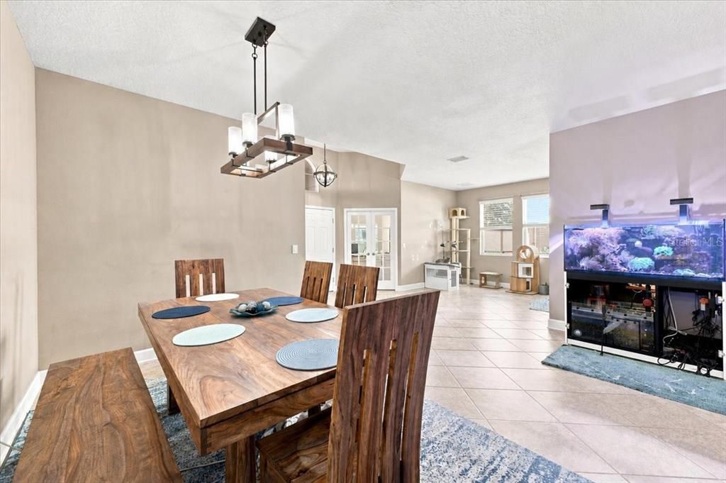 For Sale: $600,000 (4 beds, 3 baths, 2492 Square Feet)
