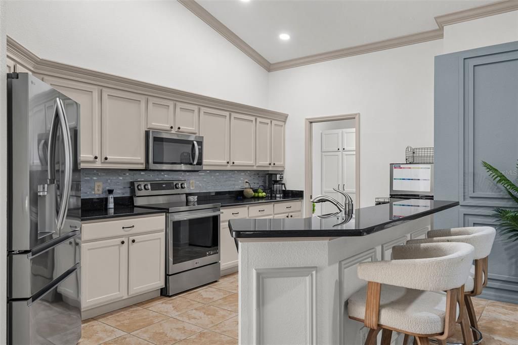 For Sale: $499,900 (4 beds, 2 baths, 2067 Square Feet)