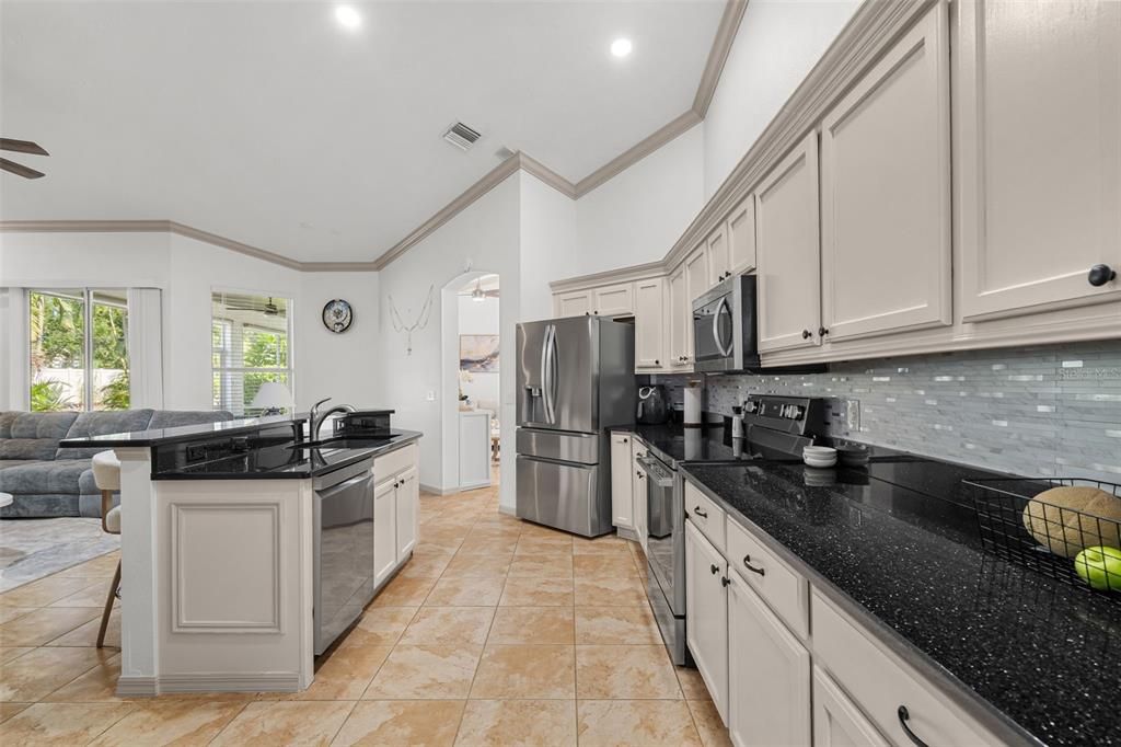 For Sale: $499,900 (4 beds, 2 baths, 2067 Square Feet)