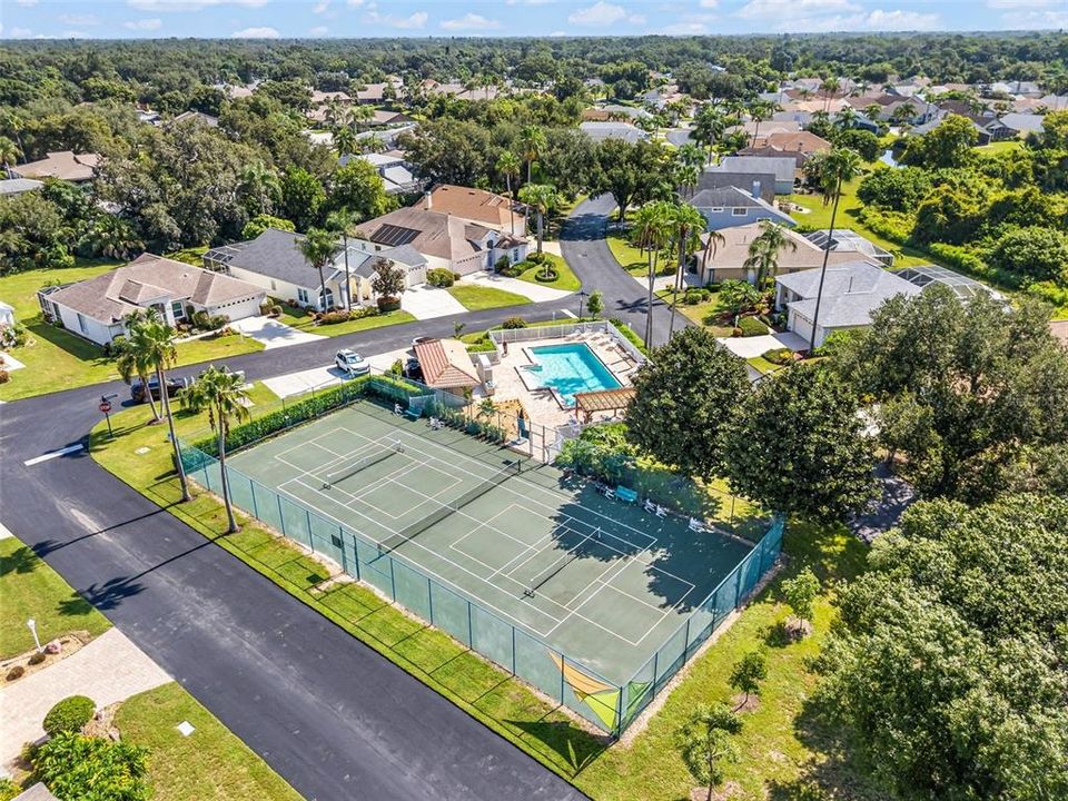 For Sale: $499,900 (4 beds, 2 baths, 2067 Square Feet)