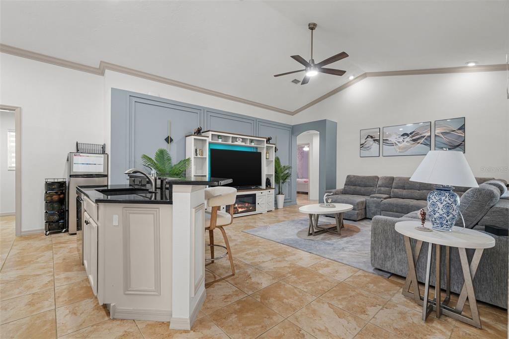 For Sale: $499,900 (4 beds, 2 baths, 2067 Square Feet)