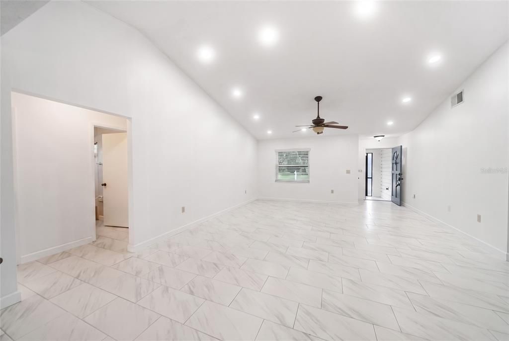 For Sale: $349,999 (3 beds, 2 baths, 1491 Square Feet)