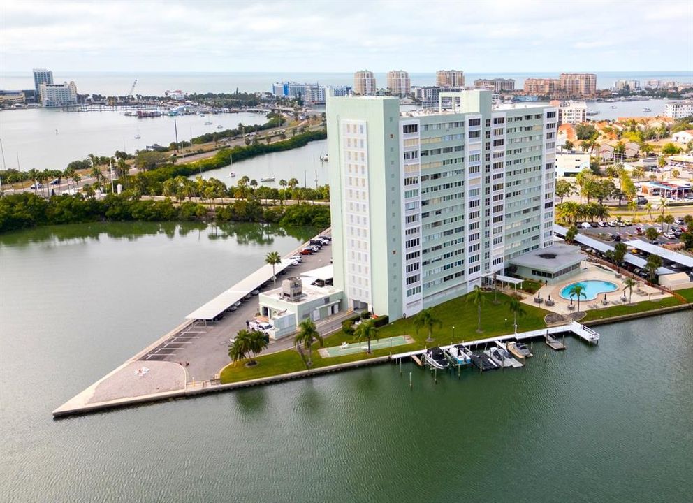 For Sale: $280,000 (1 beds, 1 baths, 995 Square Feet)