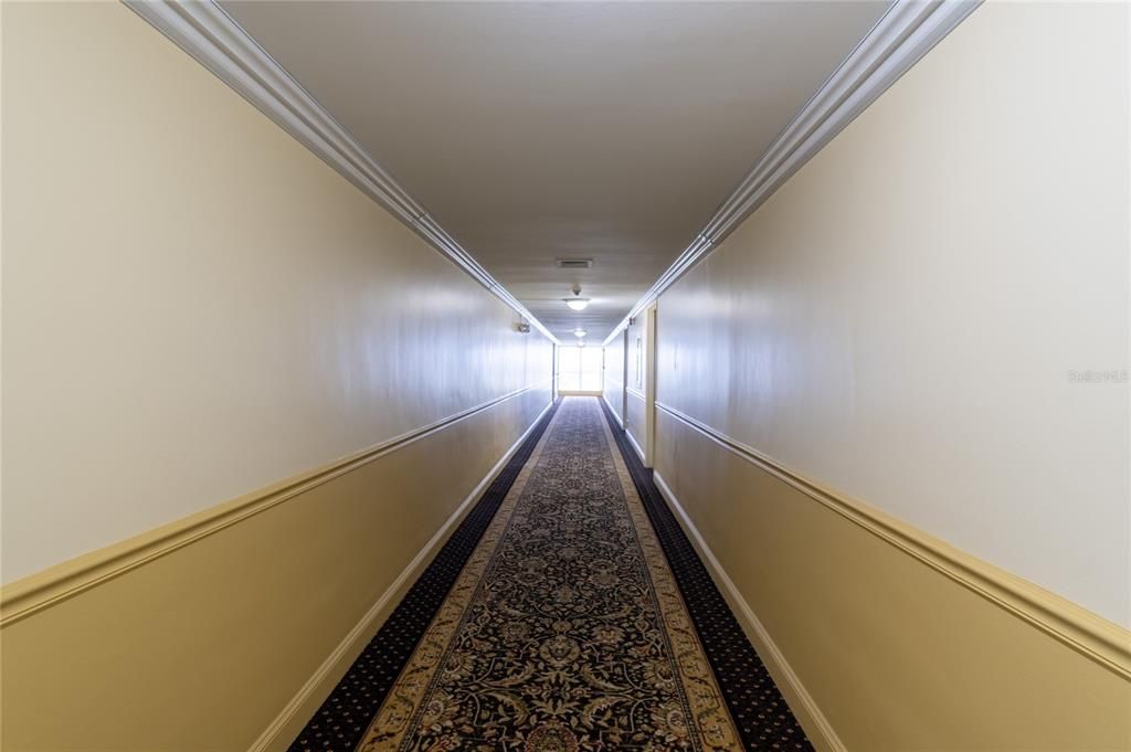 For Sale: $280,000 (1 beds, 1 baths, 995 Square Feet)