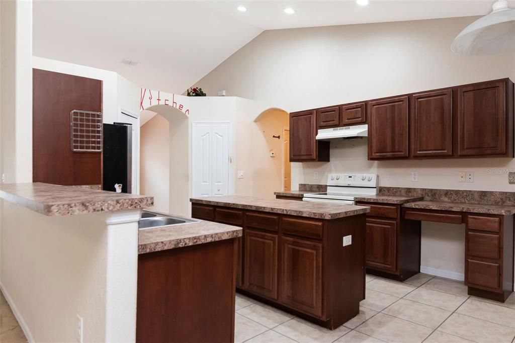 For Sale: $250,000 (3 beds, 2 baths, 1955 Square Feet)