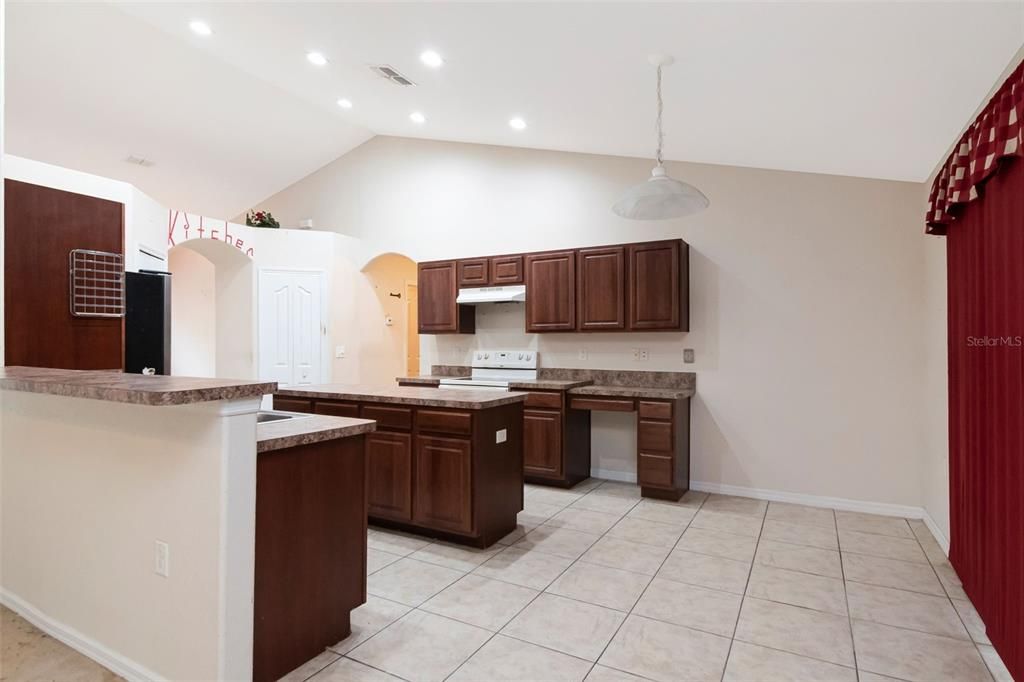 For Sale: $250,000 (3 beds, 2 baths, 1955 Square Feet)