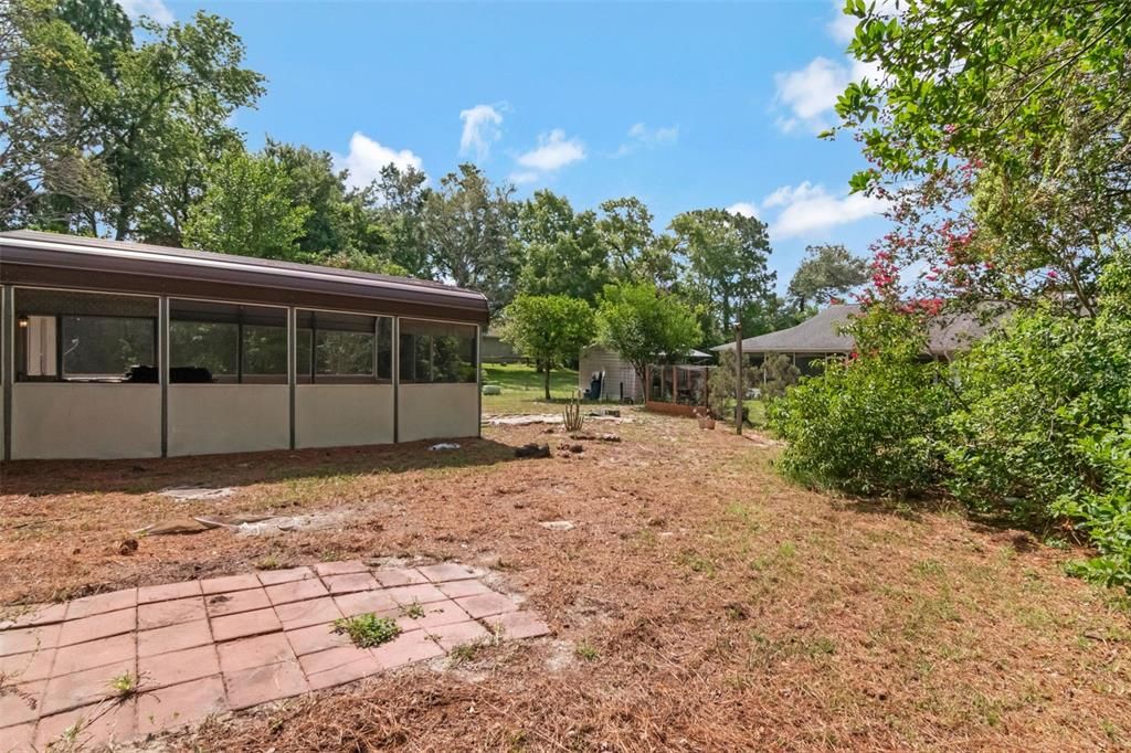 For Sale: $250,000 (3 beds, 2 baths, 1955 Square Feet)