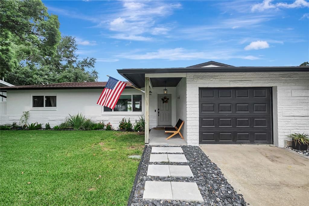 For Sale: $499,900 (3 beds, 2 baths, 1139 Square Feet)