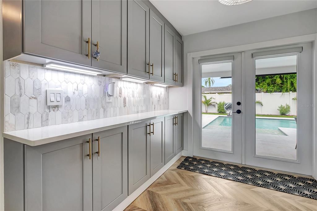 For Sale: $499,900 (3 beds, 2 baths, 1139 Square Feet)
