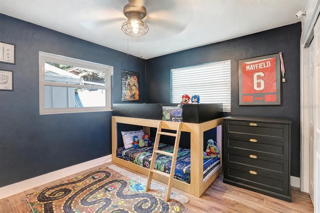 For Sale: $499,900 (3 beds, 2 baths, 1139 Square Feet)