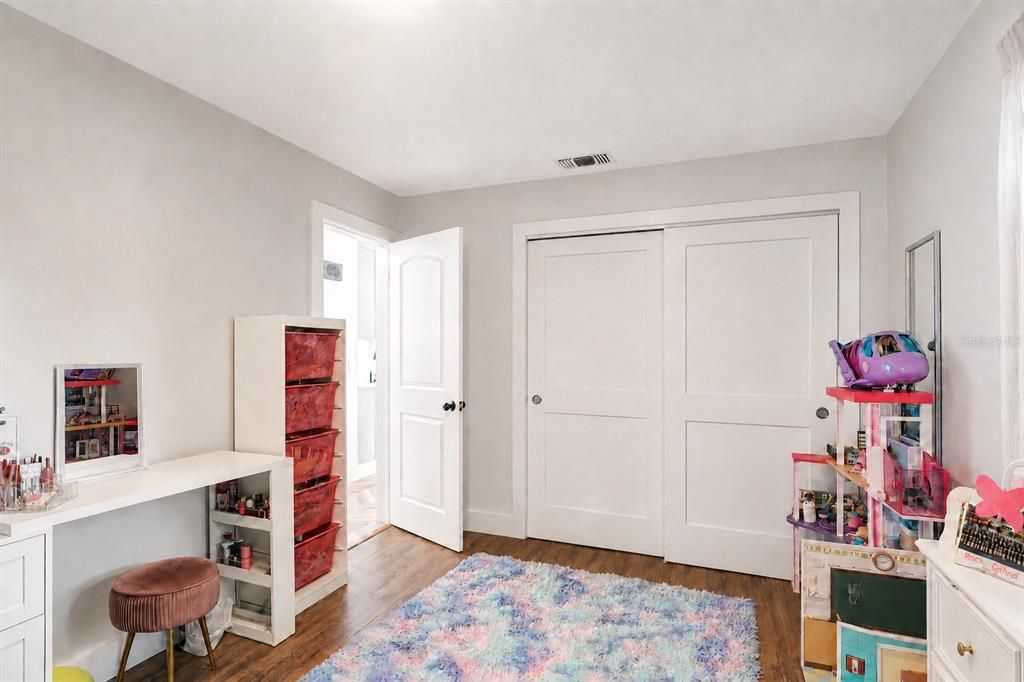 For Sale: $499,900 (3 beds, 2 baths, 1139 Square Feet)