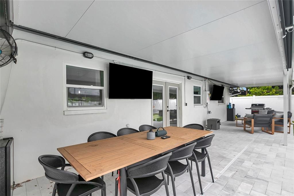 For Sale: $499,900 (3 beds, 2 baths, 1139 Square Feet)