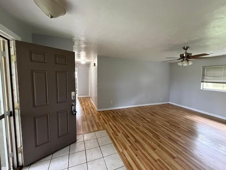 For Sale: $225,000 (3 beds, 2 baths, 1149 Square Feet)