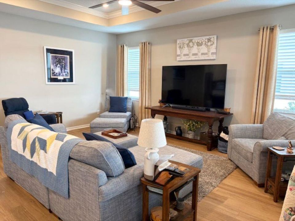 En Venta: $597,999 (3 camas, 2 baños, 2280 Pies cuadrados)