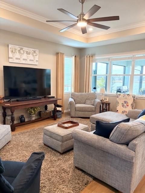 En Venta: $597,999 (3 camas, 2 baños, 2280 Pies cuadrados)