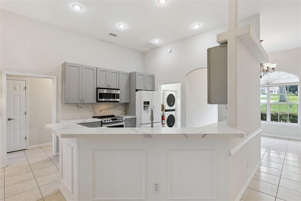 На продажу: $459,999 (3 спален, 2 ванн, 2151 Квадратных фут)