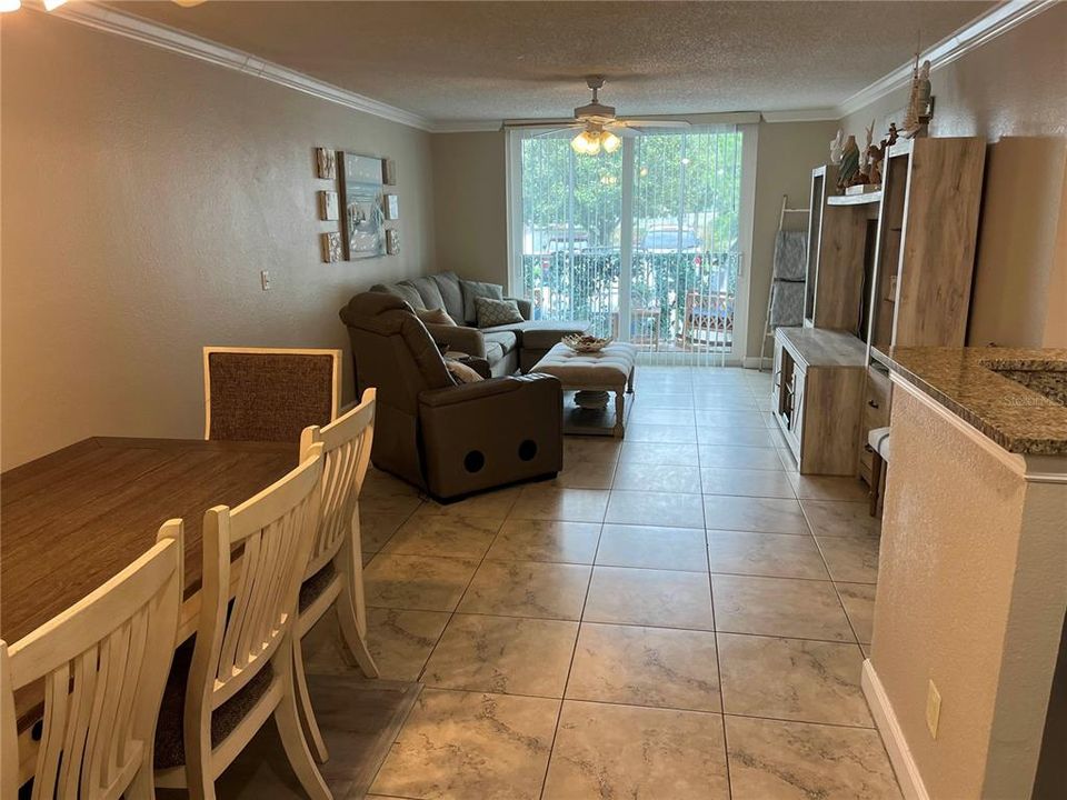 For Rent: $2,000 (2 beds, 2 baths, 1010 Square Feet)