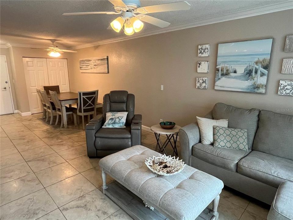 For Rent: $2,000 (2 beds, 2 baths, 1010 Square Feet)