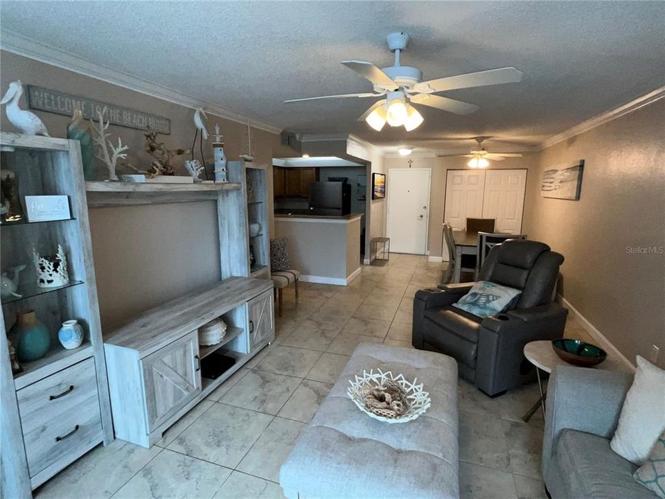 For Rent: $2,000 (2 beds, 2 baths, 1010 Square Feet)