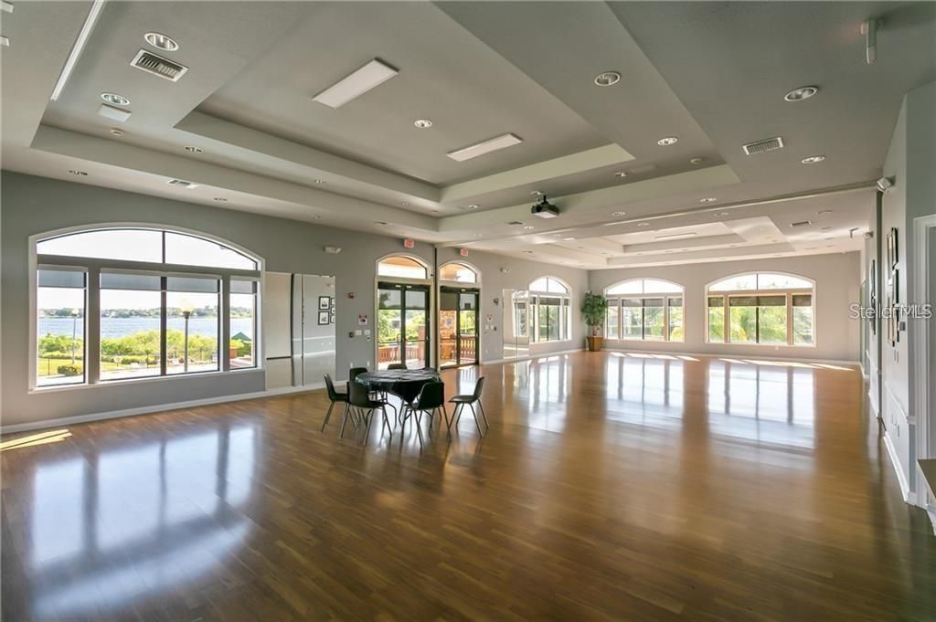 Activo con contrato: $438,000 (3 camas, 2 baños, 1636 Pies cuadrados)
