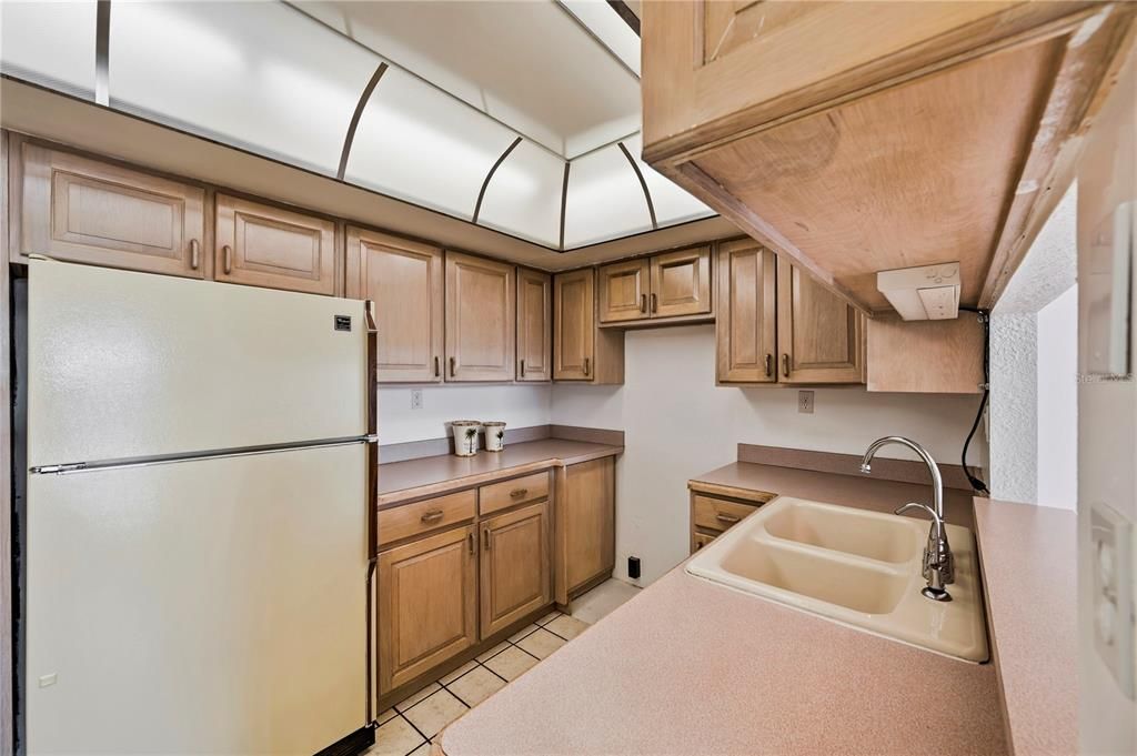 На продажу: $369,000 (2 спален, 2 ванн, 1240 Квадратных фут)