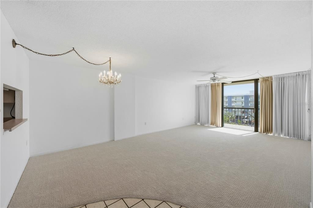 На продажу: $369,000 (2 спален, 2 ванн, 1240 Квадратных фут)