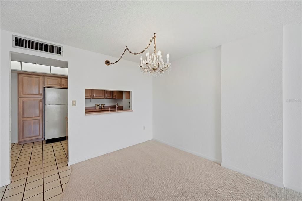 На продажу: $369,000 (2 спален, 2 ванн, 1240 Квадратных фут)