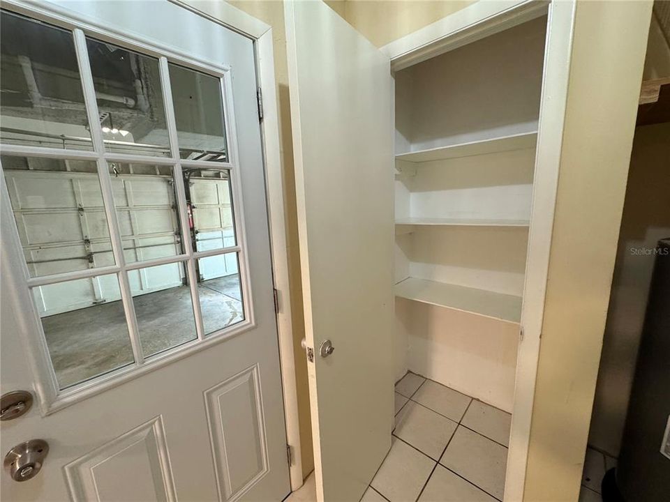 В аренду: $2,350 (3 спален, 2 ванн, 1303 Квадратных фут)