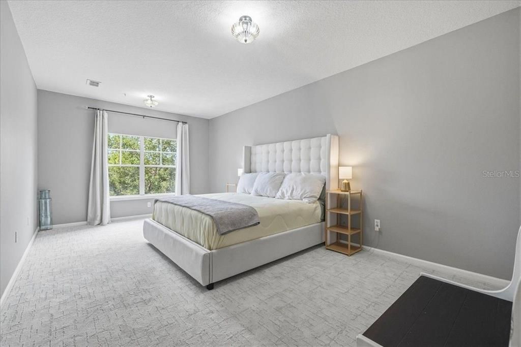На продажу: $249,900 (1 спален, 1 ванн, 958 Квадратных фут)