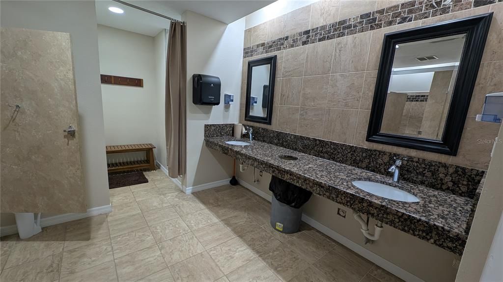 For Rent: $1,500 (1 beds, 1 baths, 675 Square Feet)