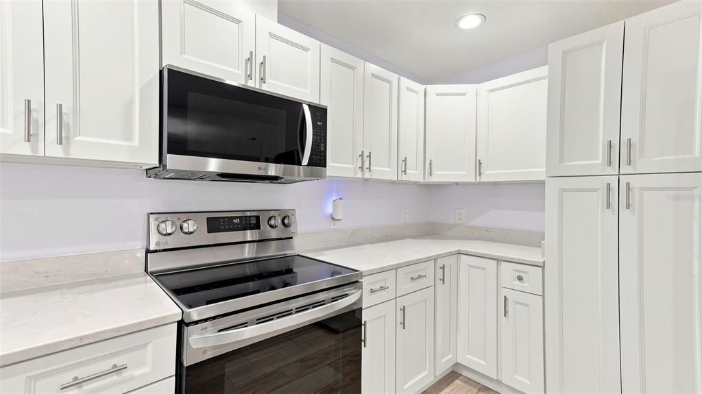 For Sale: $299,500 (3 beds, 2 baths, 1344 Square Feet)