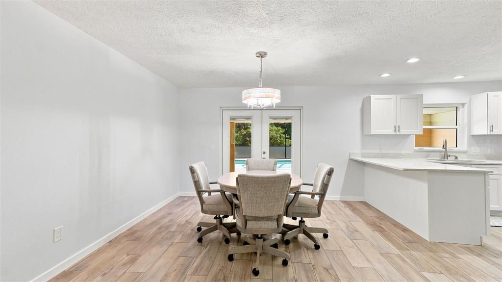 For Sale: $299,500 (3 beds, 2 baths, 1344 Square Feet)