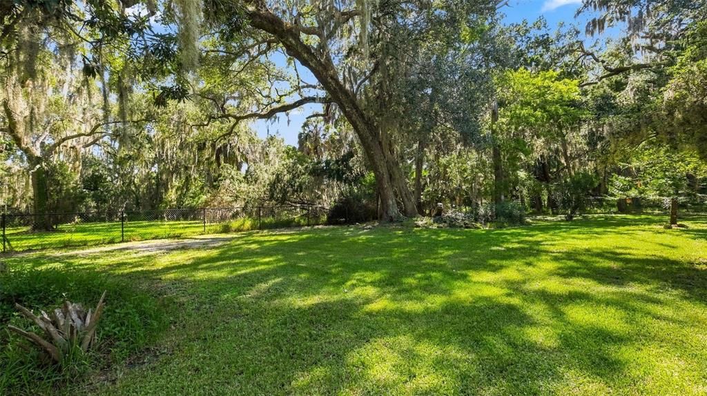 For Sale: $299,500 (3 beds, 2 baths, 1344 Square Feet)