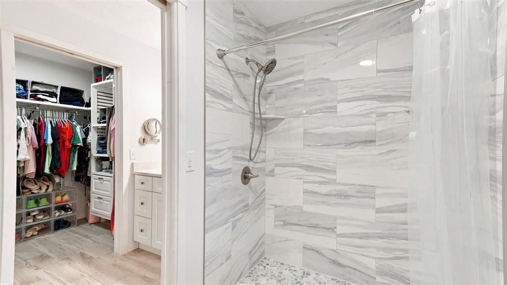 For Sale: $299,500 (3 beds, 2 baths, 1344 Square Feet)
