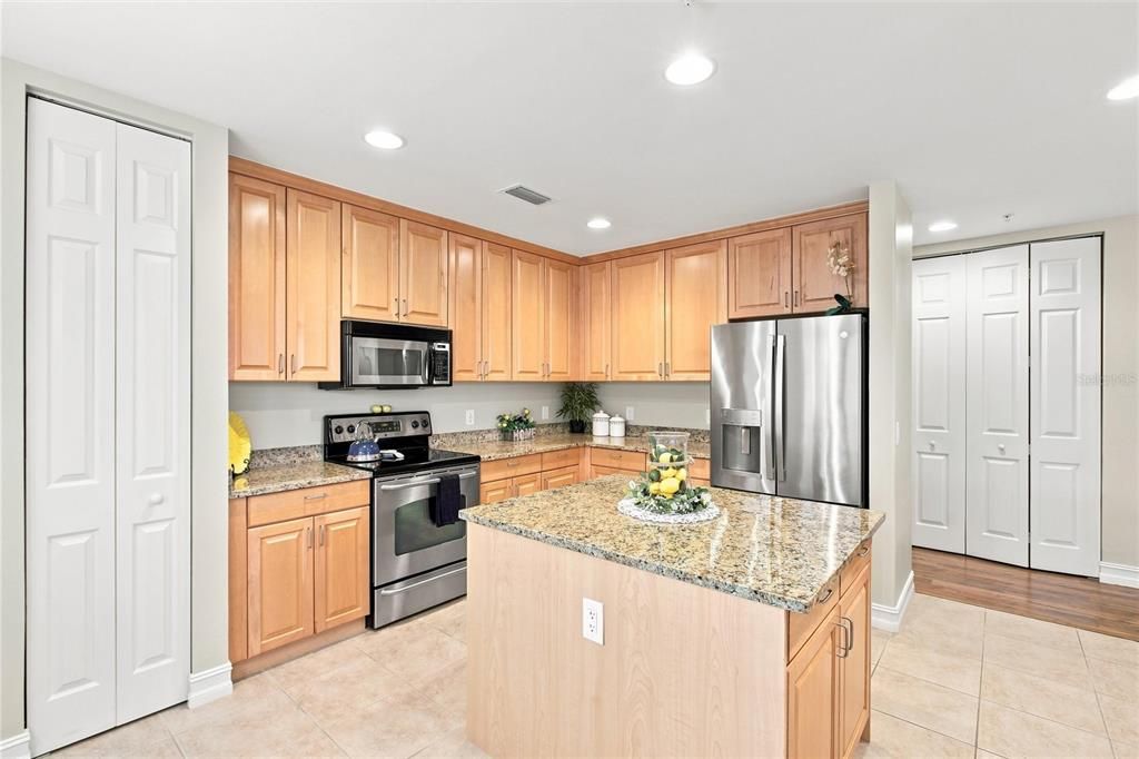 For Sale: $629,900 (3 beds, 3 baths, 2398 Square Feet)