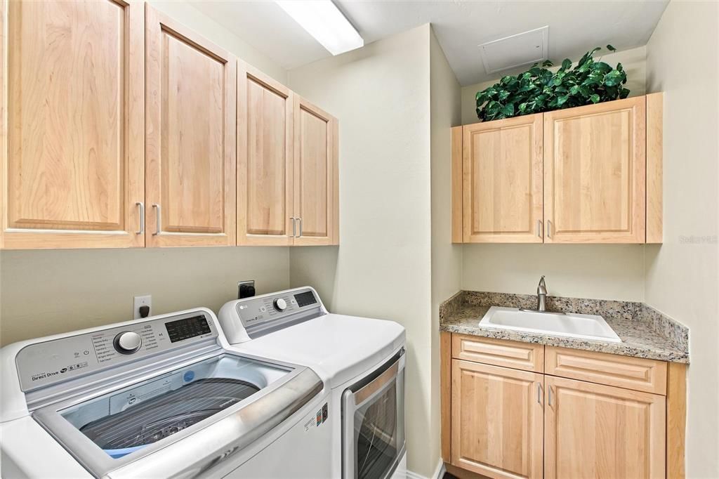 For Sale: $629,900 (3 beds, 3 baths, 2398 Square Feet)