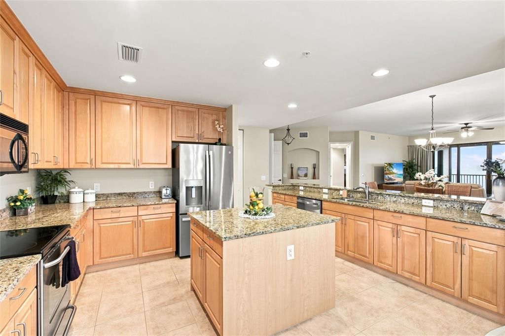 For Sale: $629,900 (3 beds, 3 baths, 2398 Square Feet)