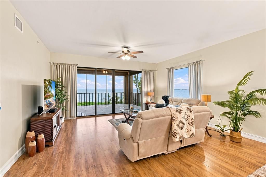 For Sale: $629,900 (3 beds, 3 baths, 2398 Square Feet)