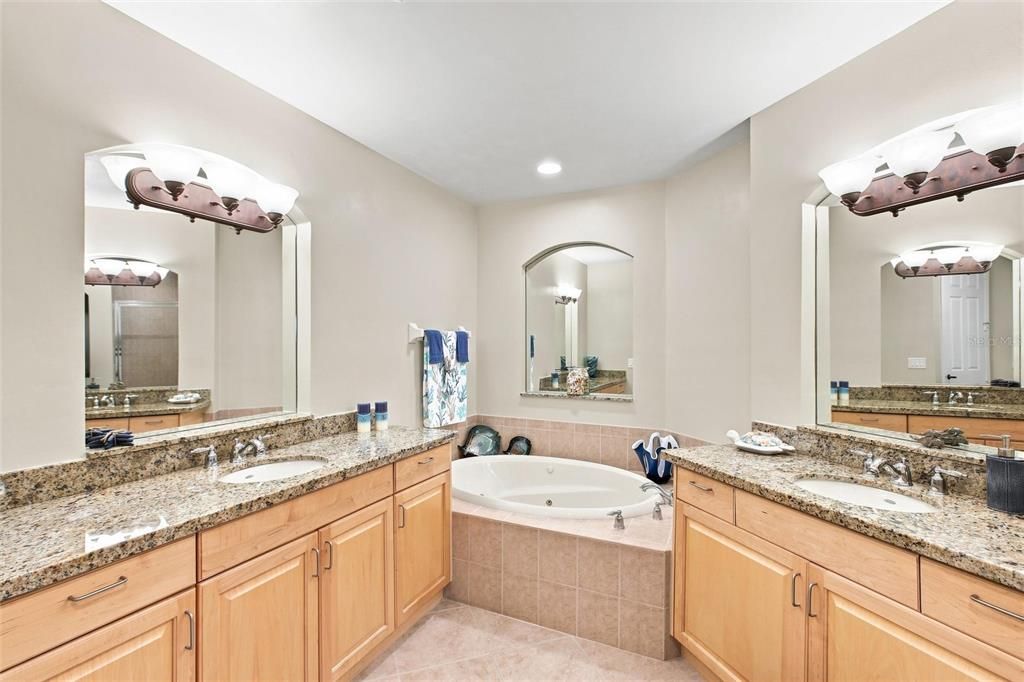 For Sale: $629,900 (3 beds, 3 baths, 2398 Square Feet)