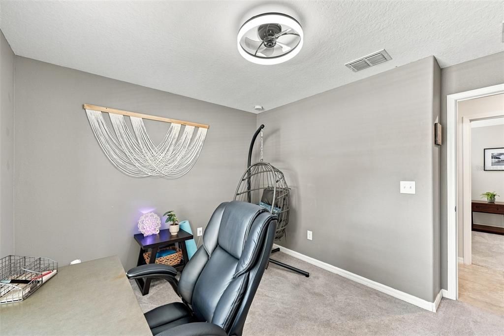 Activo con contrato: $295,000 (3 camas, 2 baños, 1561 Pies cuadrados)