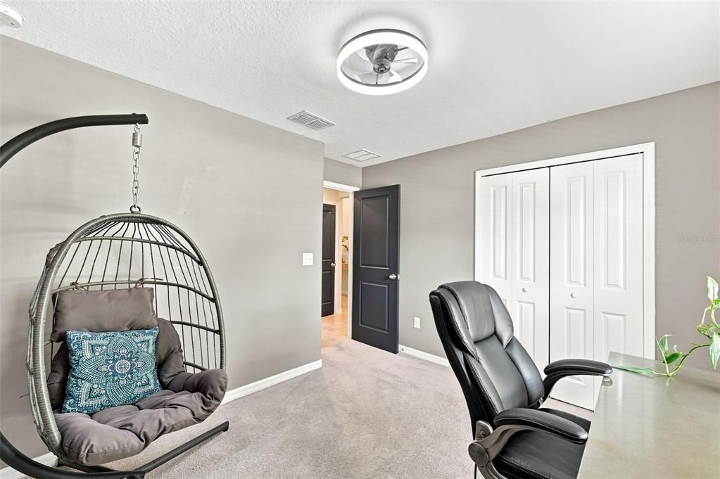 Activo con contrato: $295,000 (3 camas, 2 baños, 1561 Pies cuadrados)
