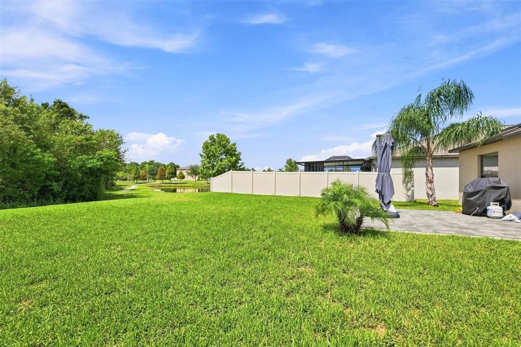 Activo con contrato: $295,000 (3 camas, 2 baños, 1561 Pies cuadrados)